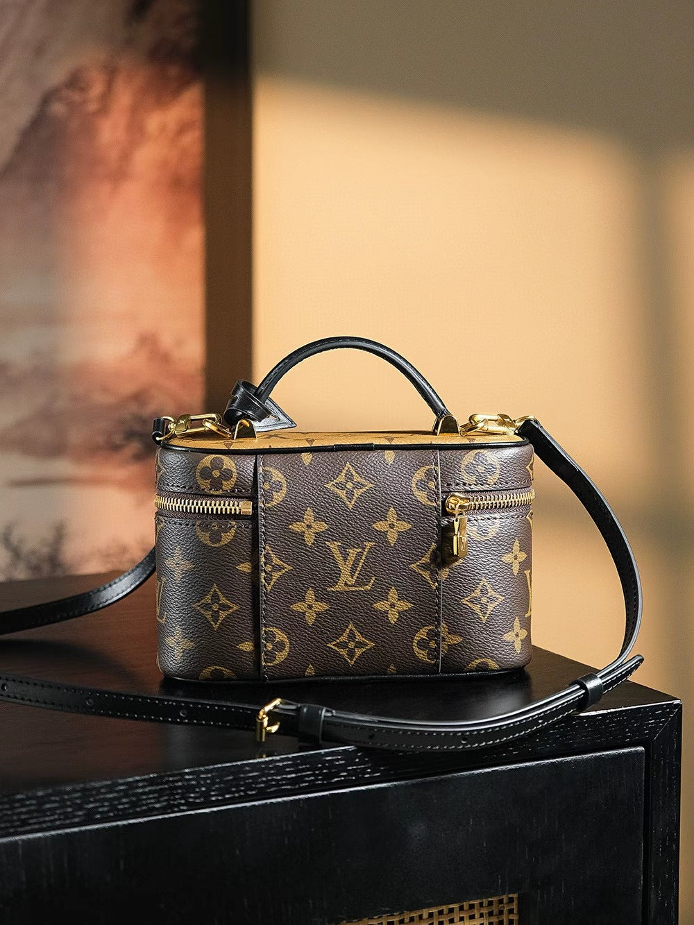 VANITY CHAIN POUCH