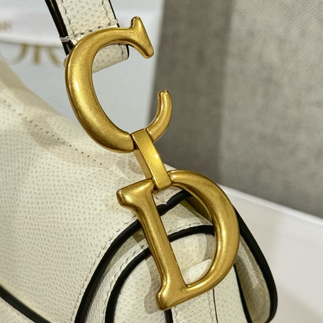 SADDLE D