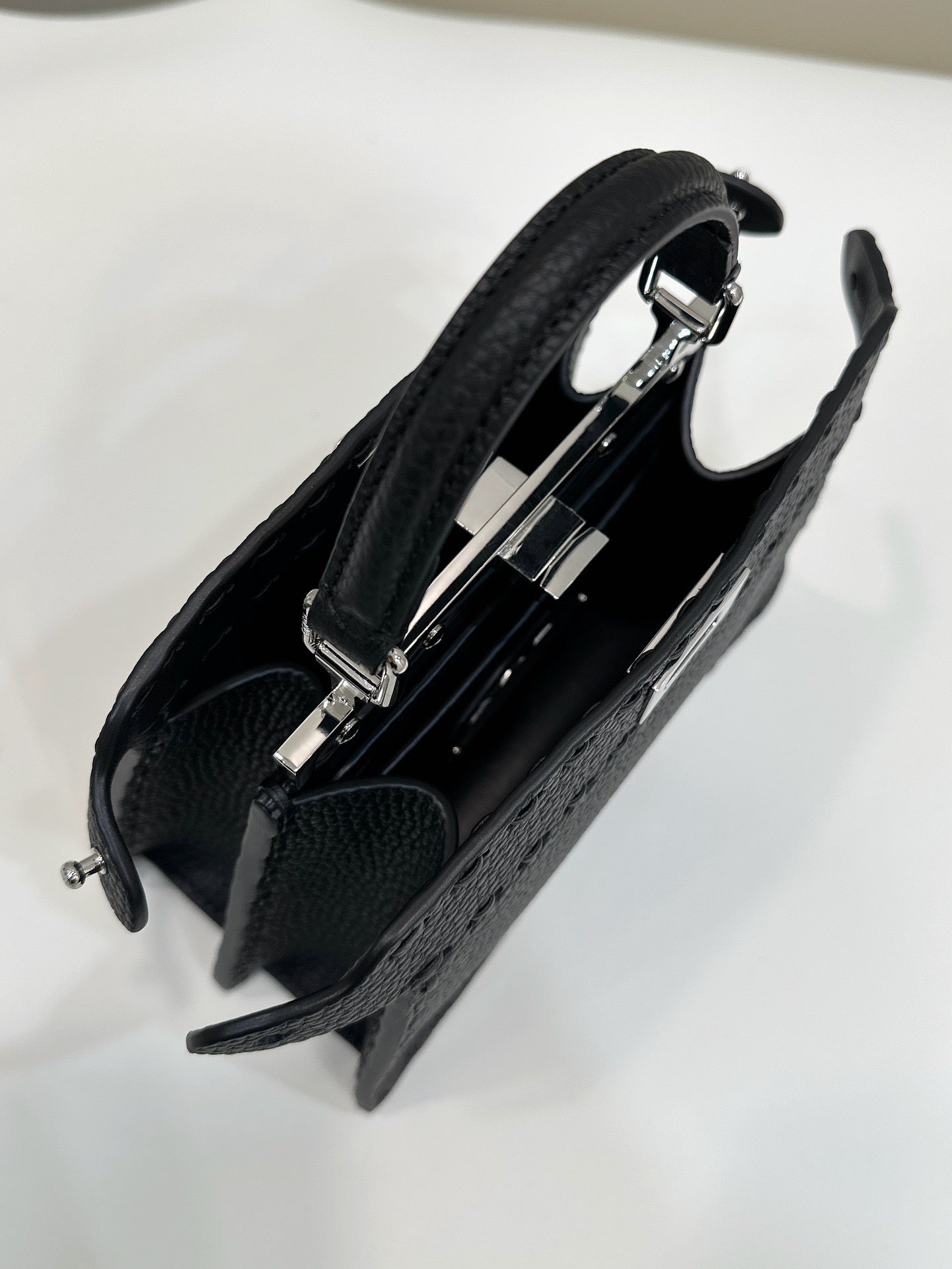 PEEKABOO ISEEU LEATHER 20