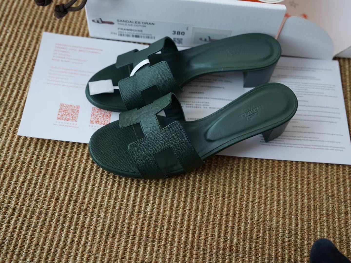 OASIS SANDAL