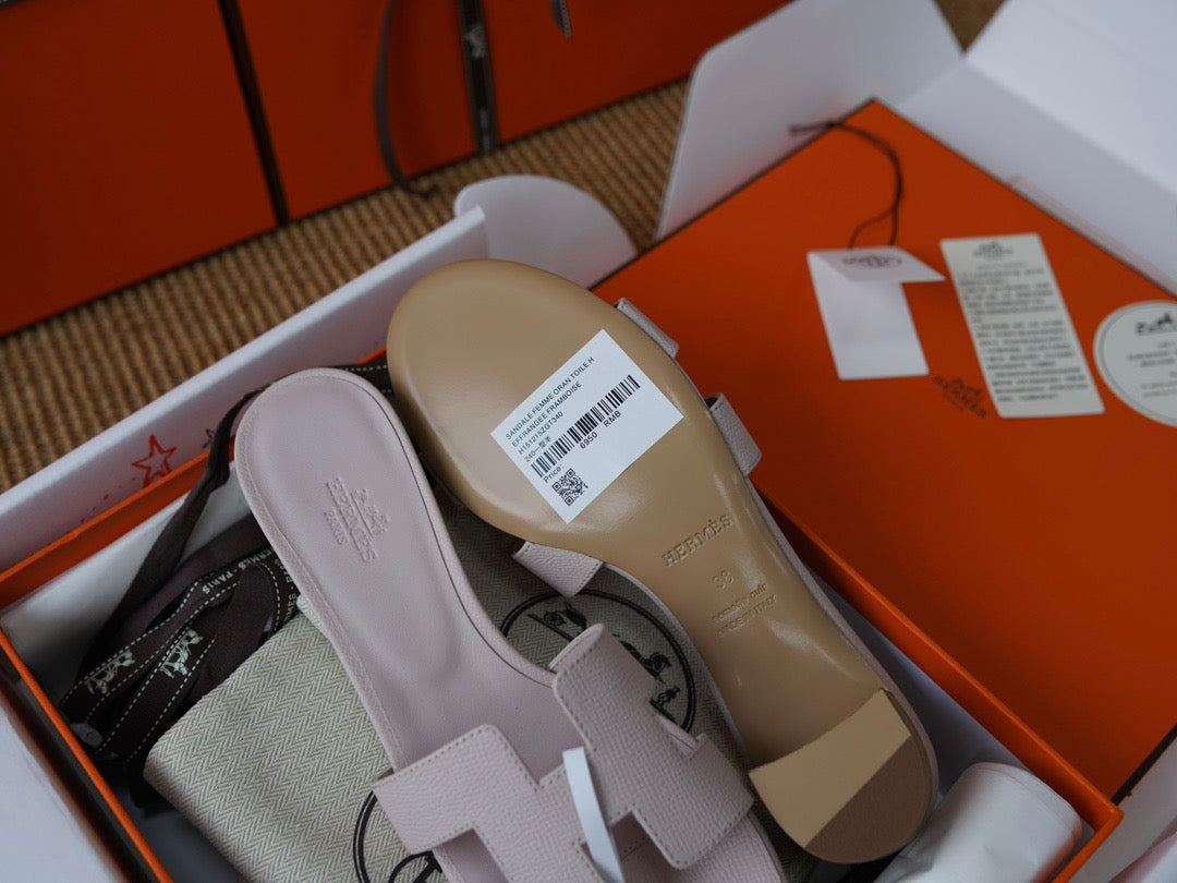 OASIS SANDAL