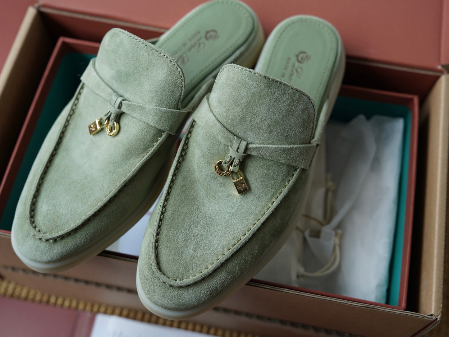 LORO SUMMER CHARM
