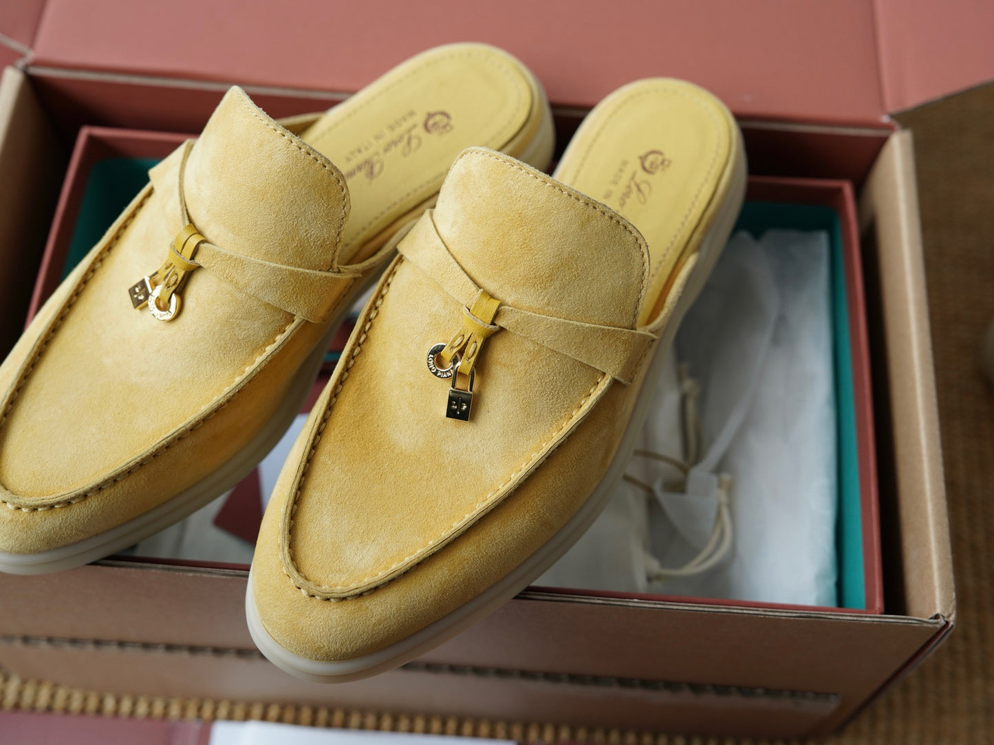 LORO SUMMER CHARM