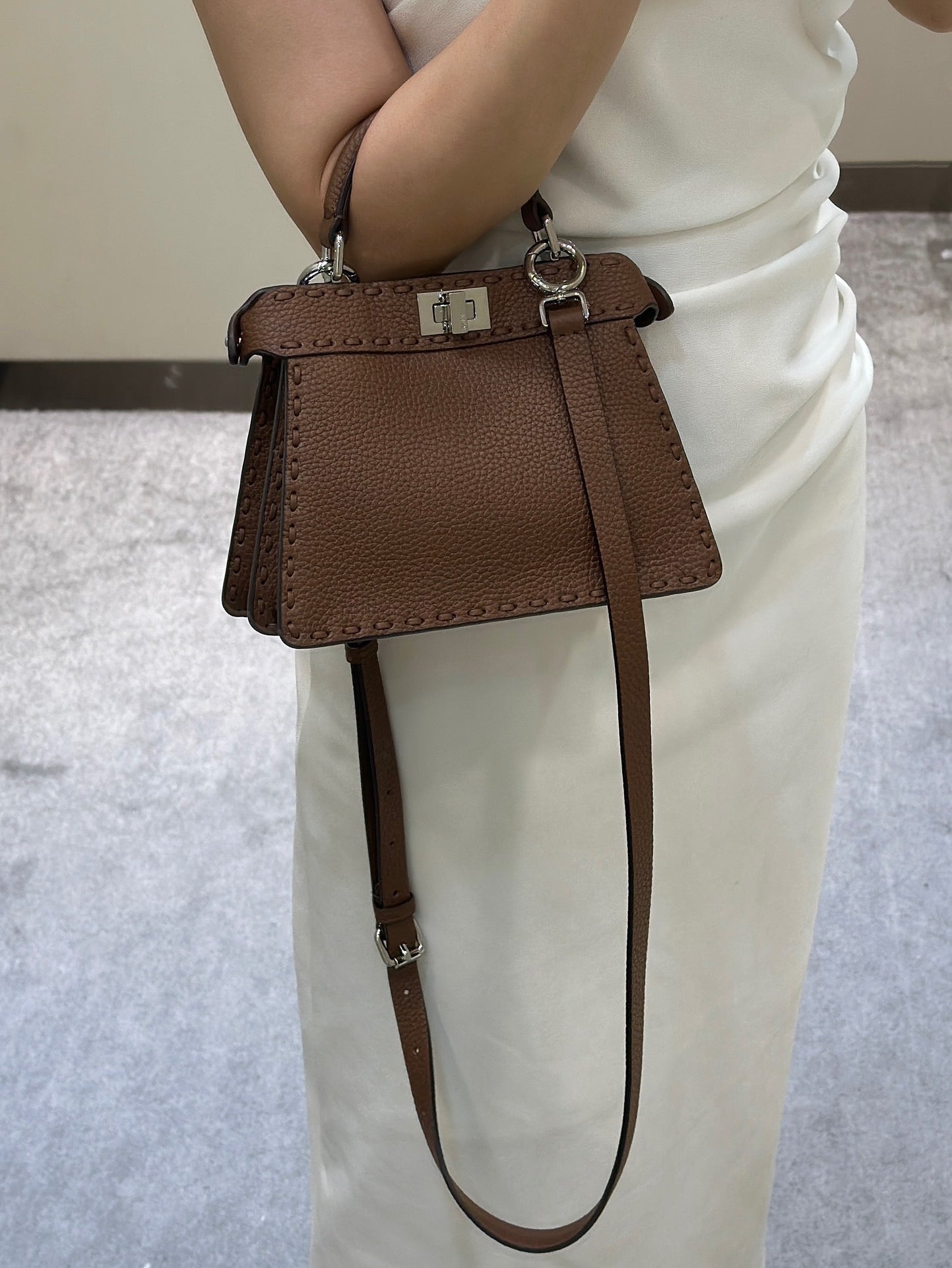 PEEKABOO ISEEU LEATHER 20