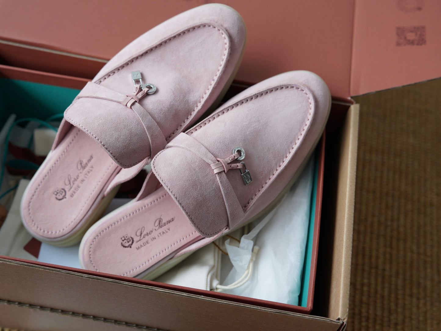 LORO SUMMER CHARM