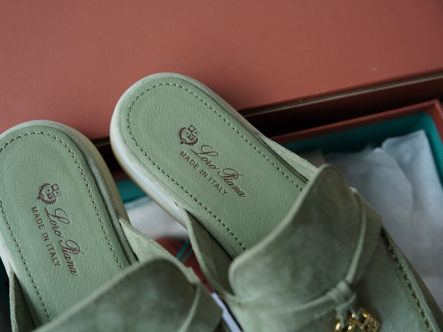 LORO SUMMER CHARM