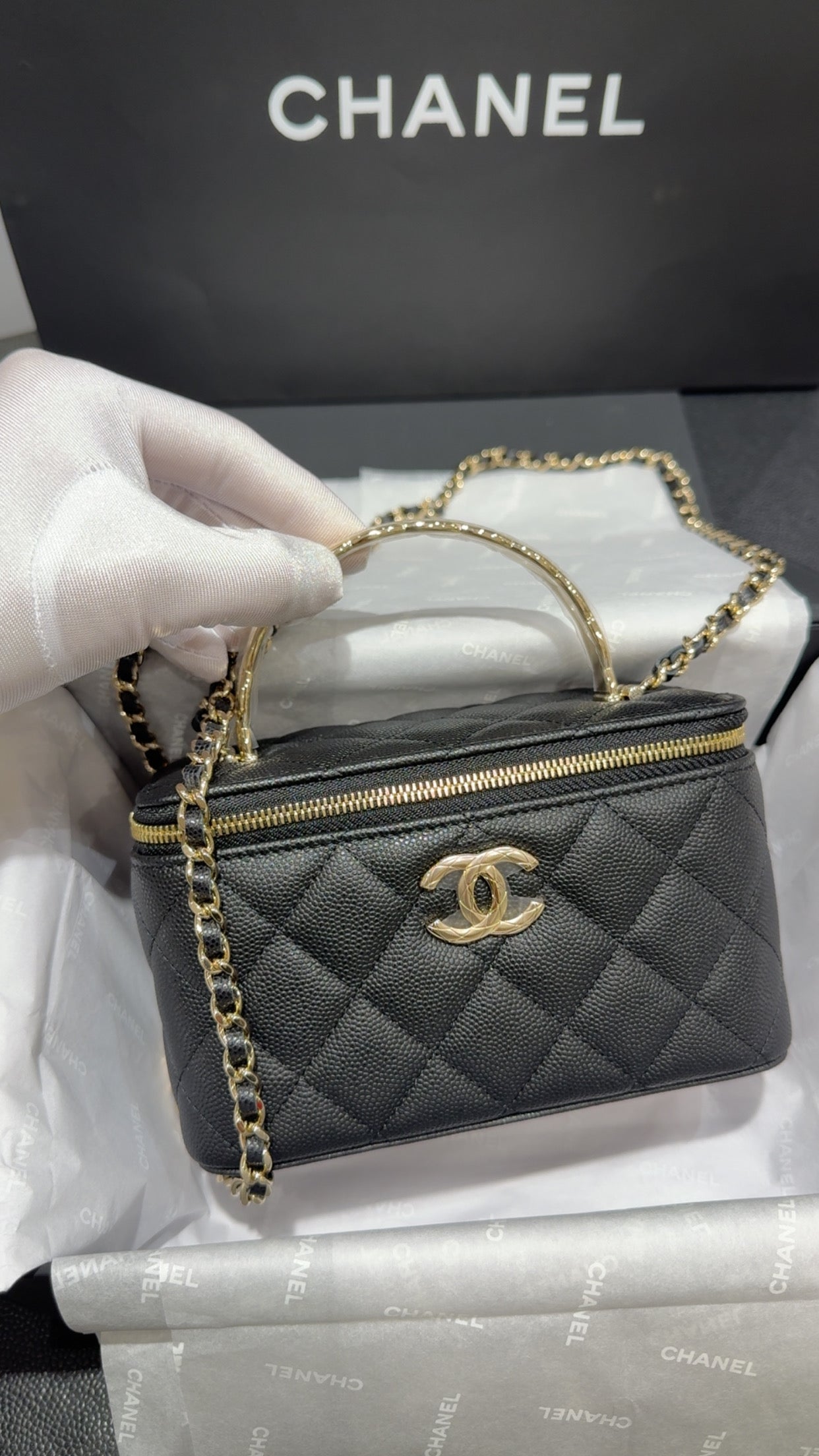 CLASSIC MAKE UP BAG