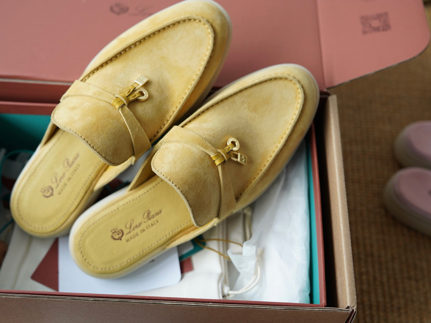 LORO SUMMER CHARM