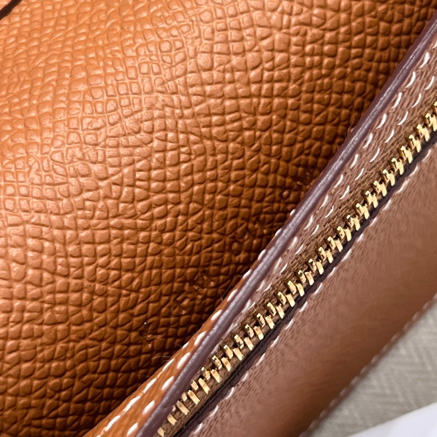 WALLET GOLD COLOR