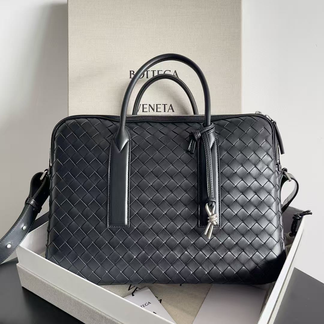 VENETA LARGE GETAWAY