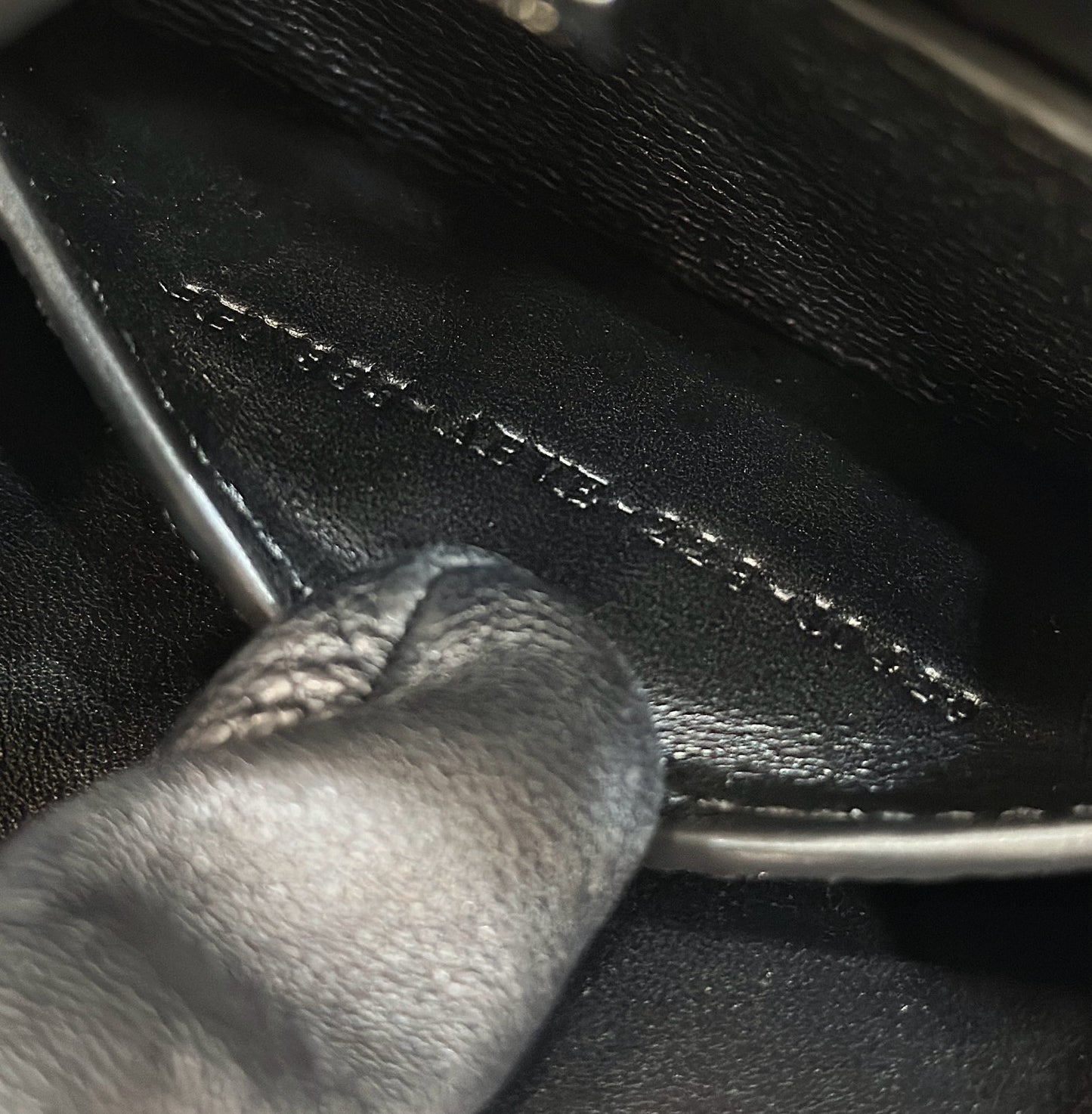 PEEKABOO ISEEU LEATHER 20