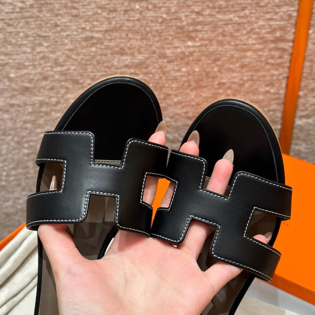 Oasis Sandal