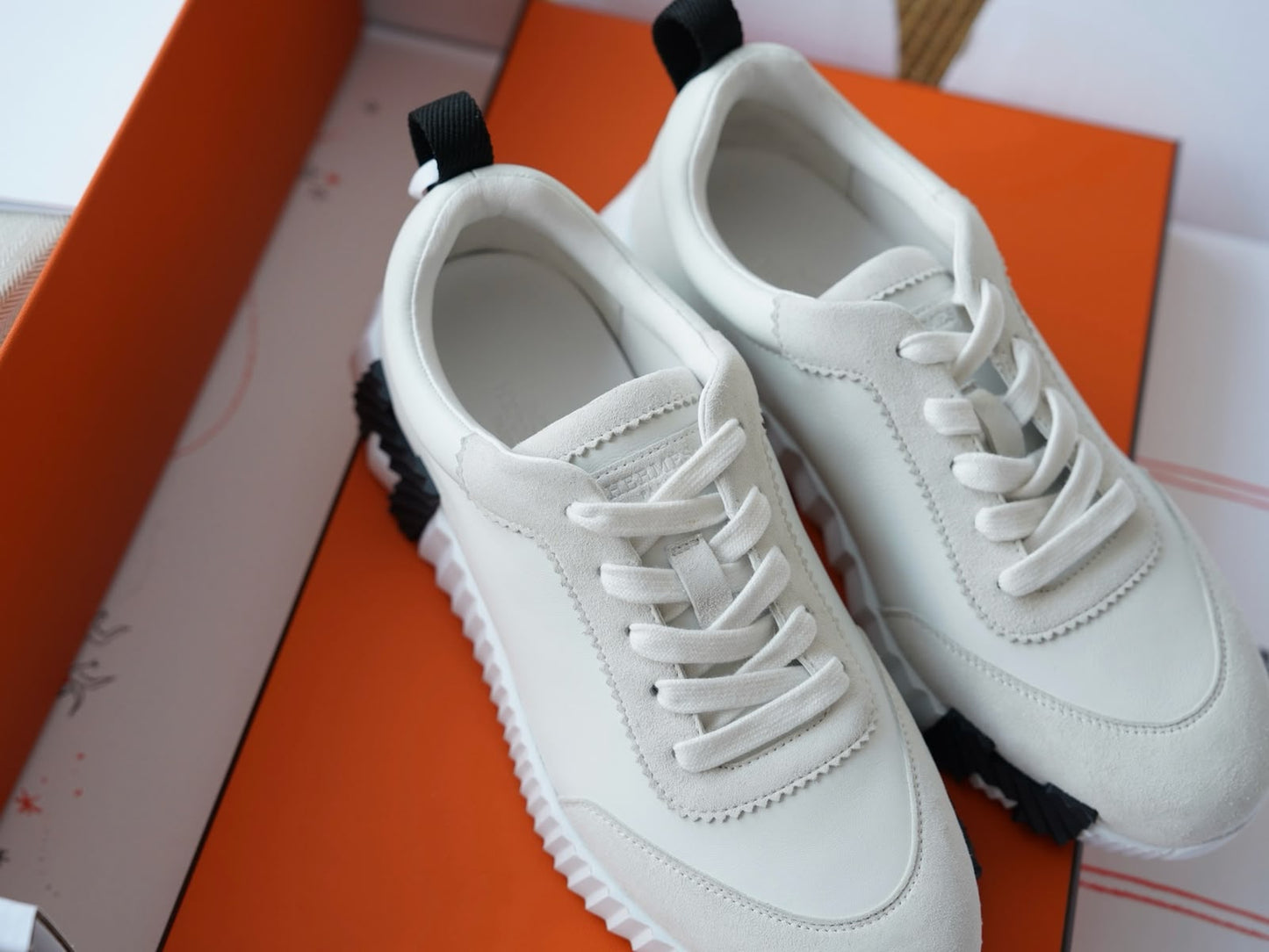 Bouncing sneaker