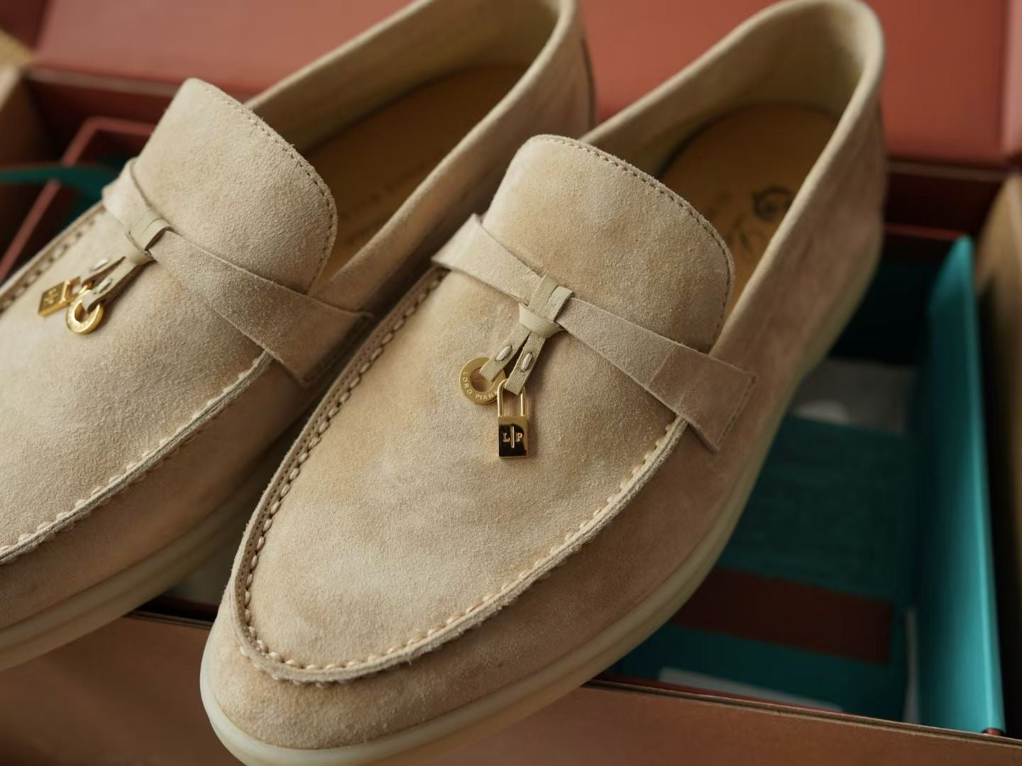 SUMMER CHARMS WALK LOAFER