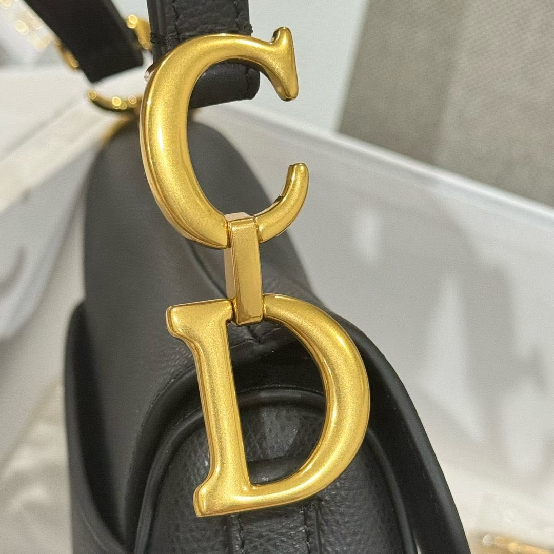 SADDLE D