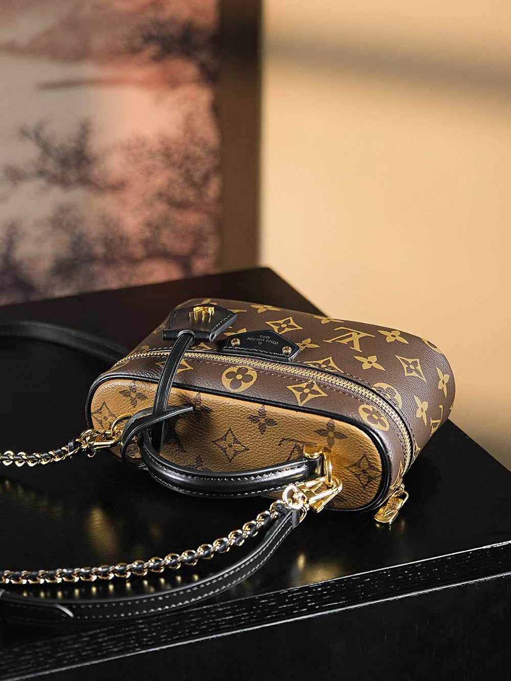 VANITY CHAIN POUCH