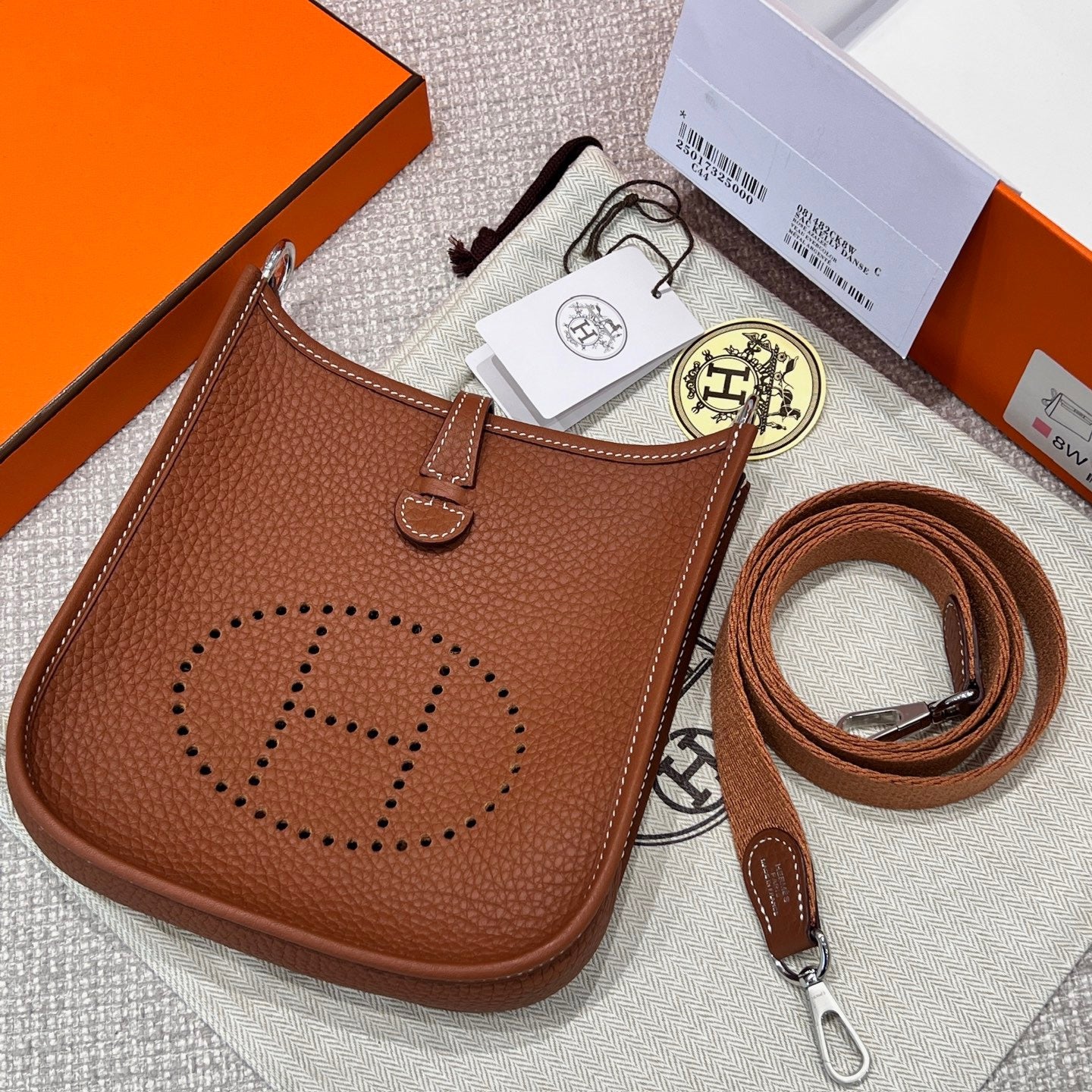 EVELYNE 16 GOLD COLOR