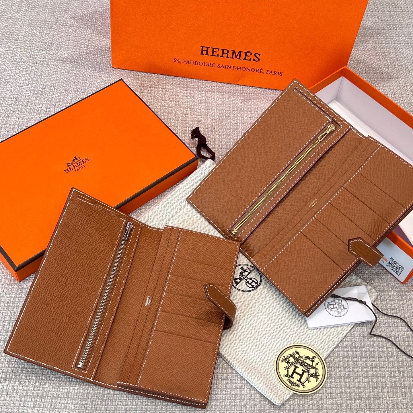 WALLET GOLD COLOR