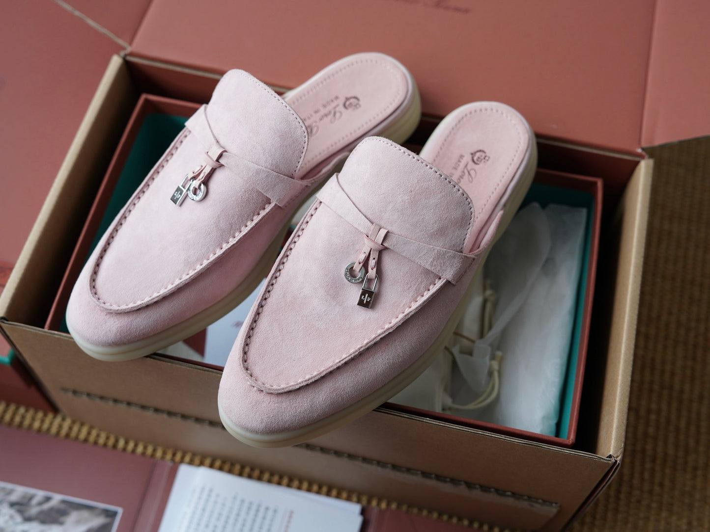 LORO SUMMER CHARM