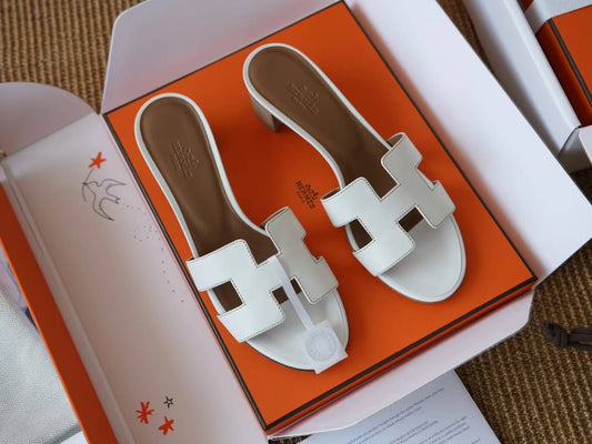 OASIS SANDAL