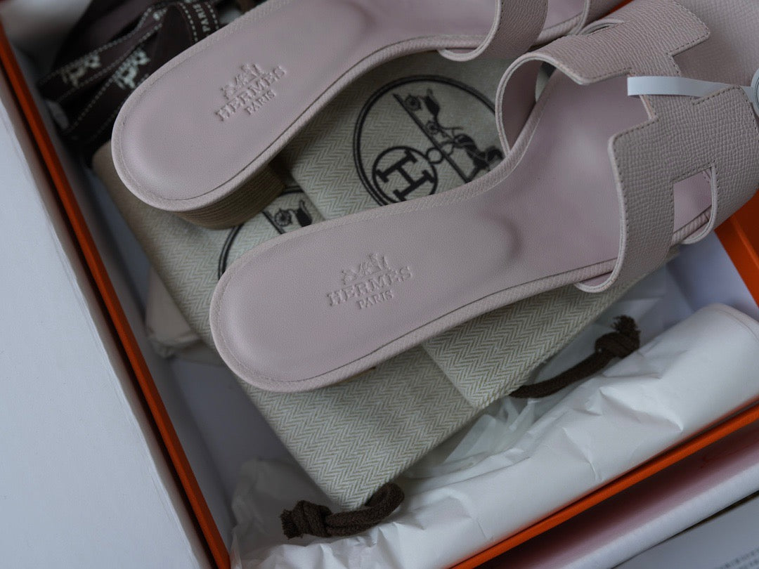 OASIS SANDAL