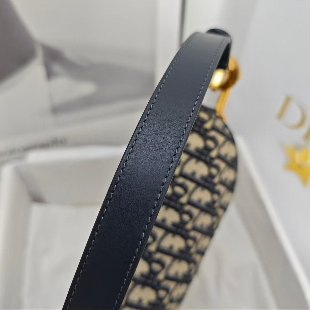 SADDLE D