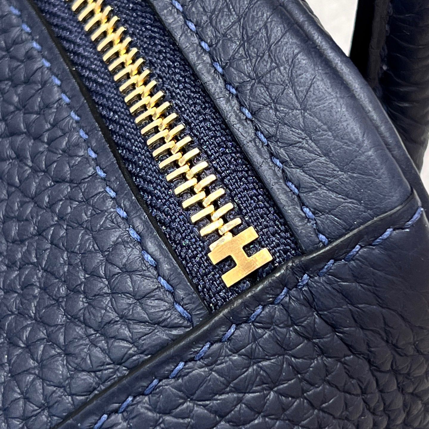 Lindy 26 Blue Nuit Gold Hardware