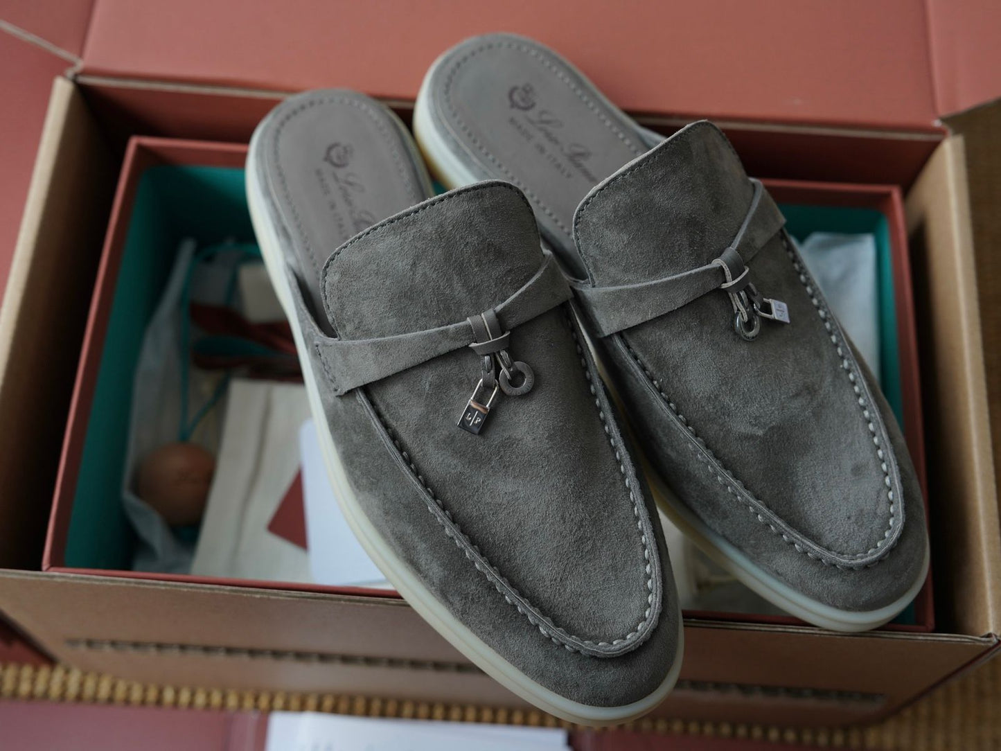 LORO SUMMER CHARM