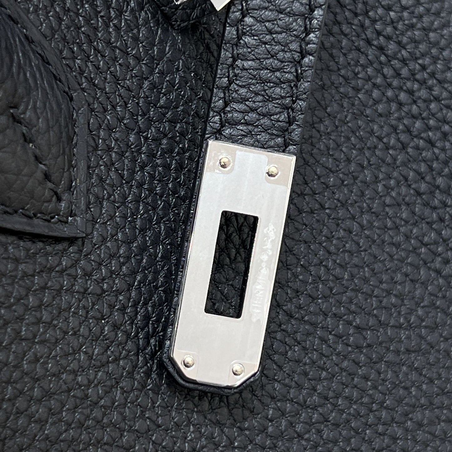 BK 25 Noir Color Silver Hardware