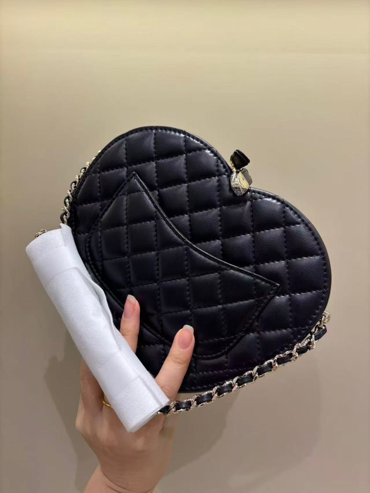 Ch heart bag