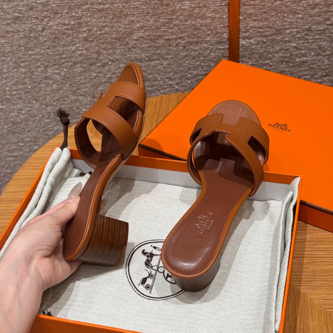 OASIS SANDAL