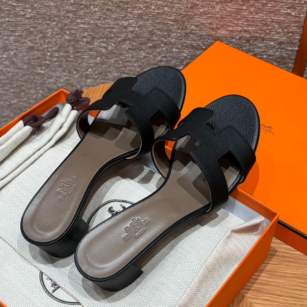 OASIS SANDAL