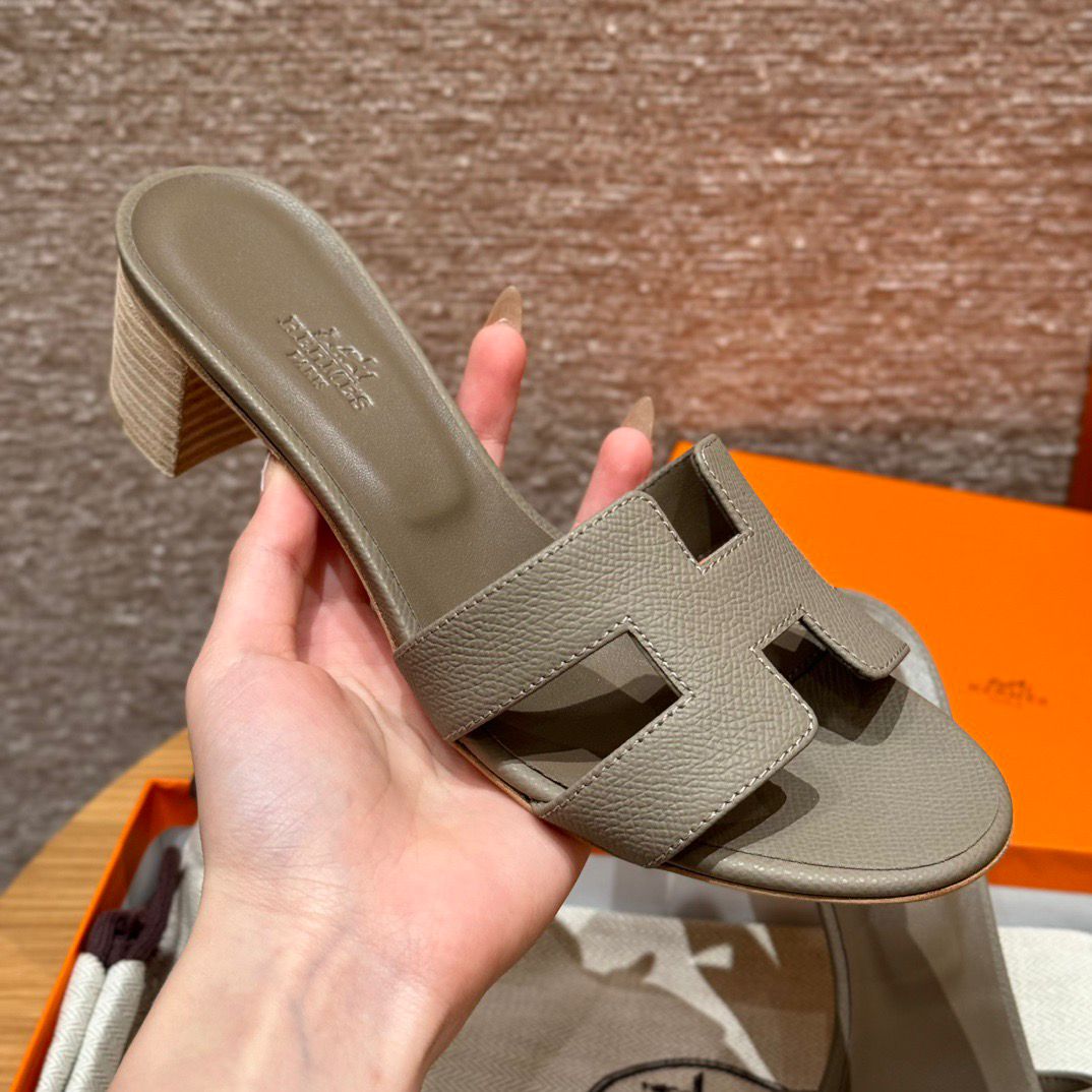 OASIS SANDAL