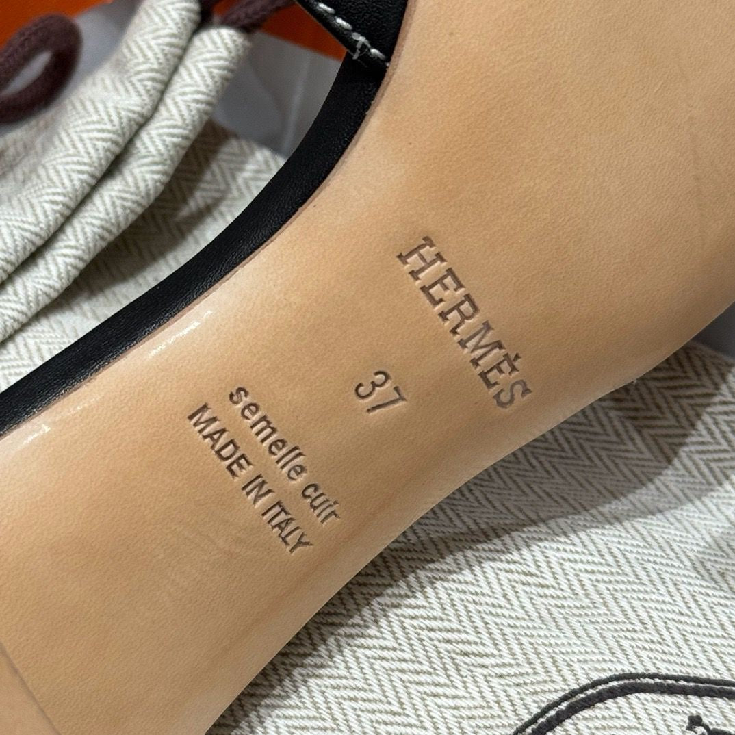 Oasis Sandal