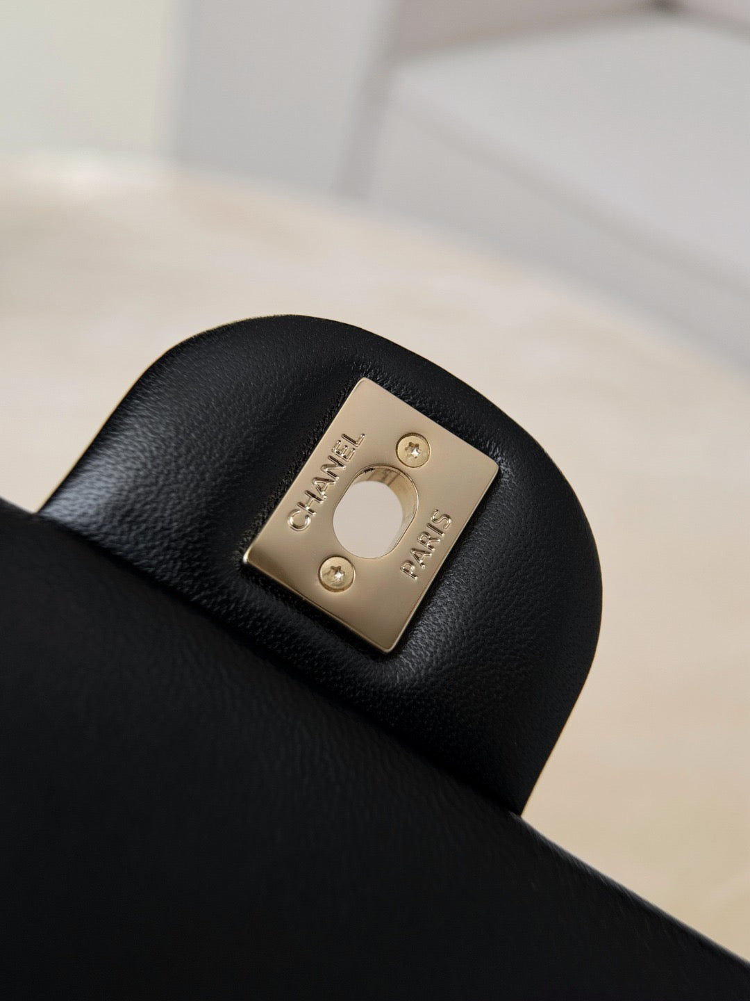 Classic top handle
