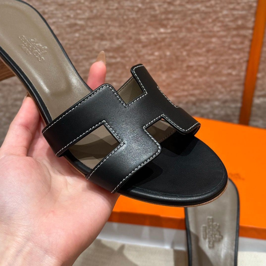Oasis Sandal