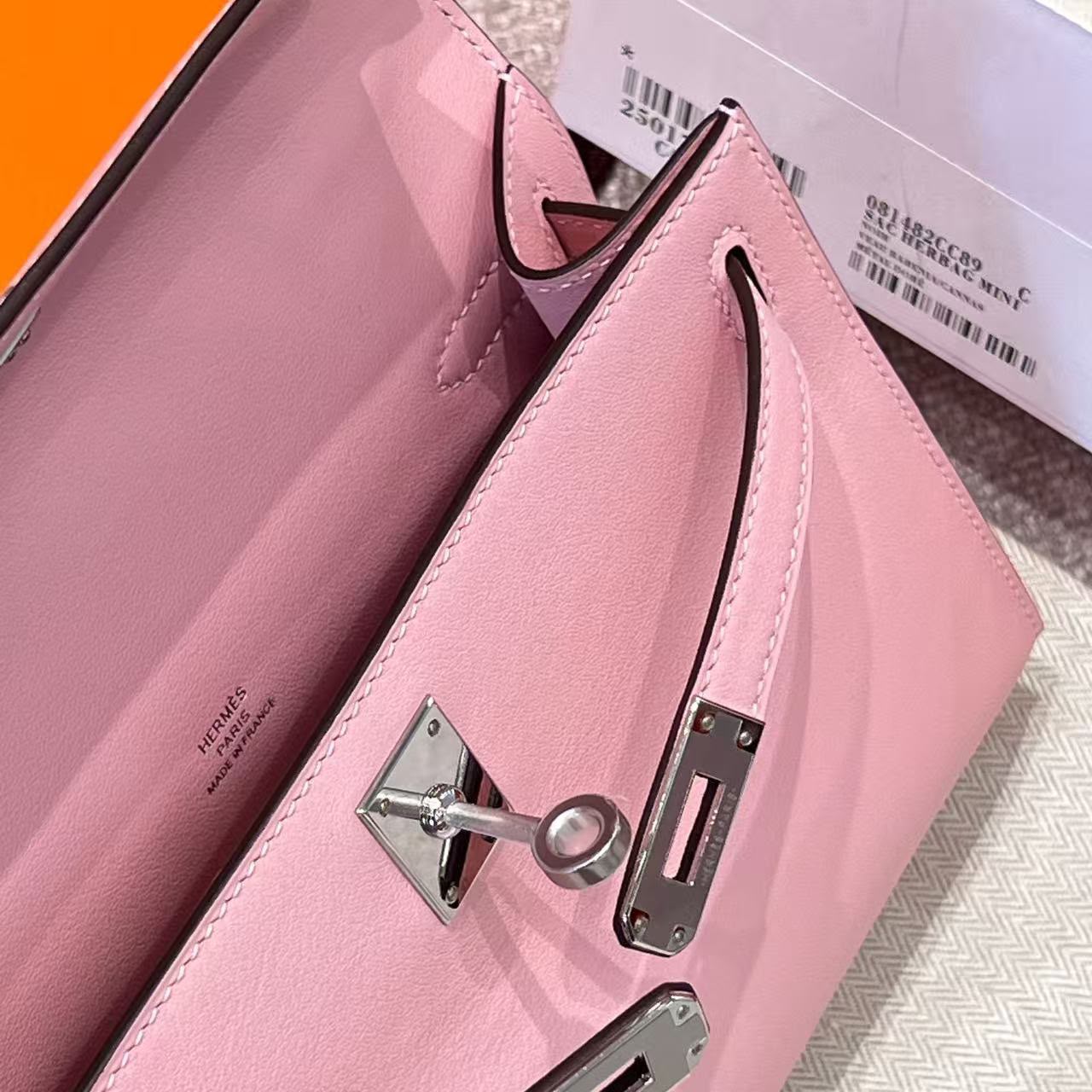 𝐊𝐞𝐥𝐥𝐲 𝐏𝐨𝐜𝐡𝐞𝐭𝐭𝐞 𝐅𝐫𝐚𝐧𝐜𝐞 𝐒𝐰𝐢𝐟𝐭 𝐋𝐞𝐚𝐭𝐡𝐞𝐫 - Sakura