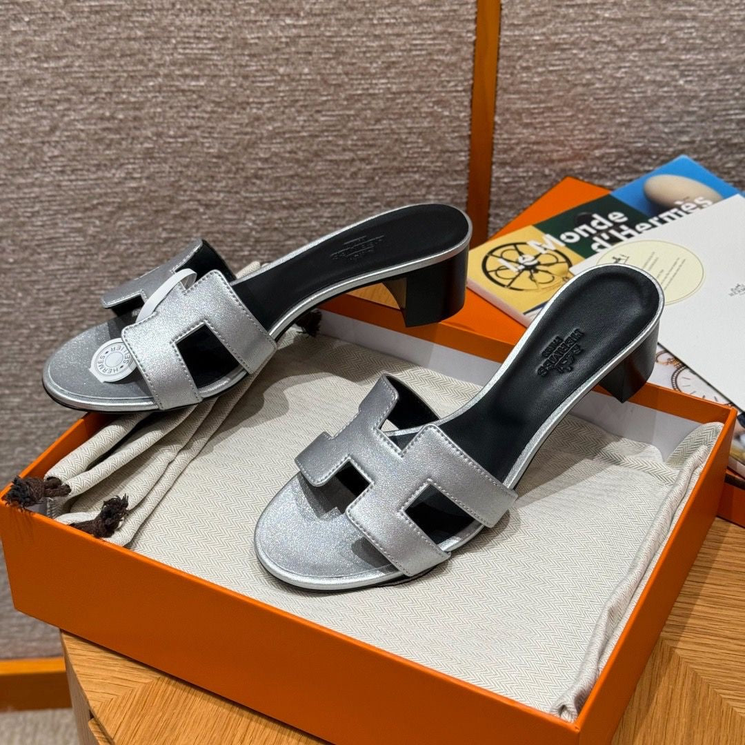 OASIS SANDAL