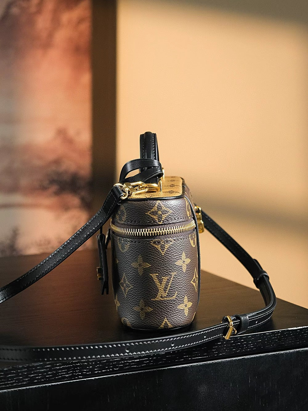 VANITY CHAIN POUCH