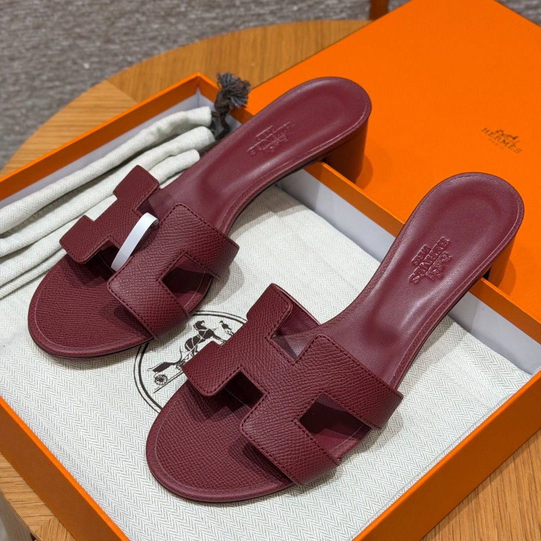 Oasis Sandal