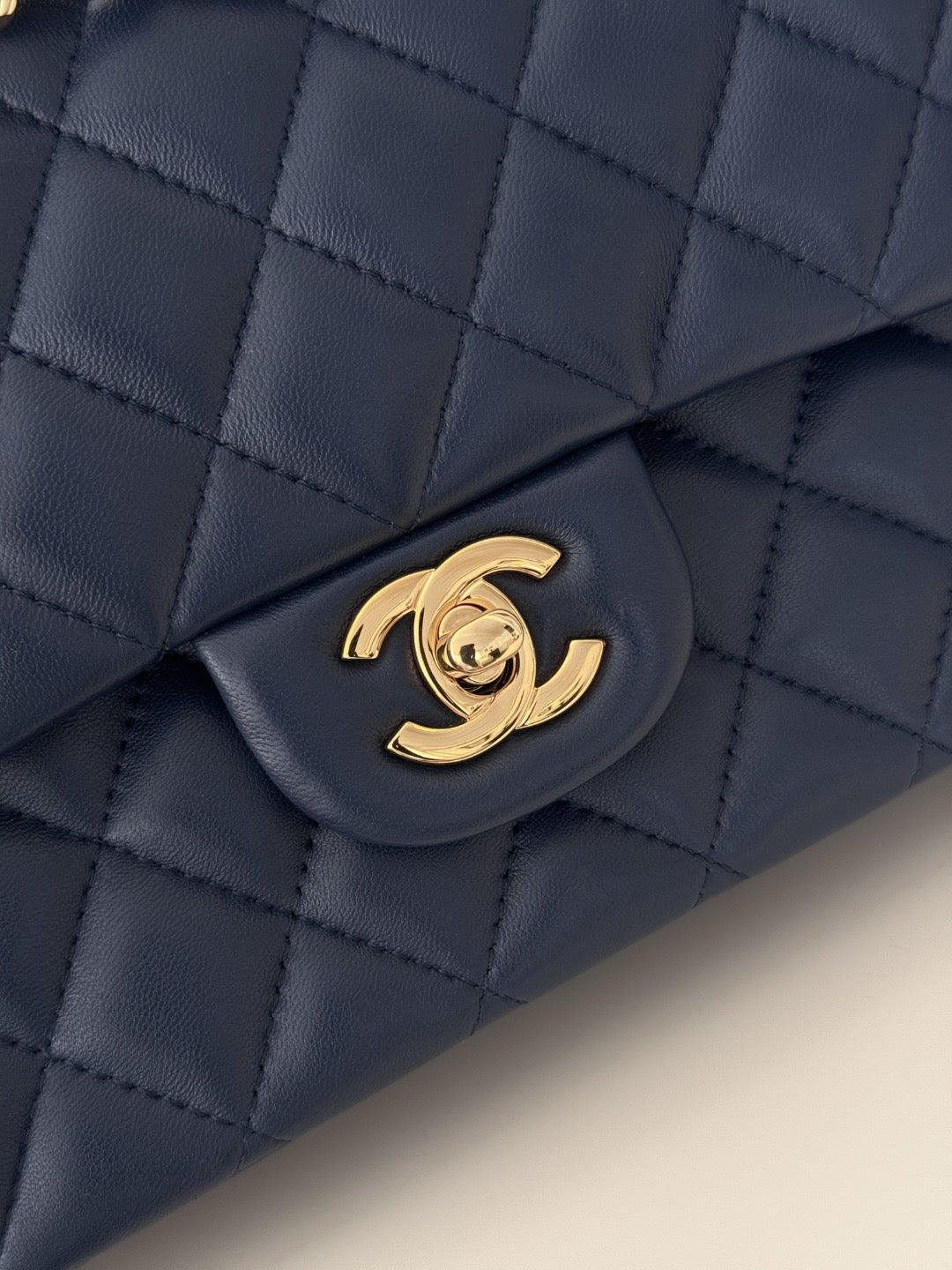 CLASSIC 25 GOLD HARDWARE