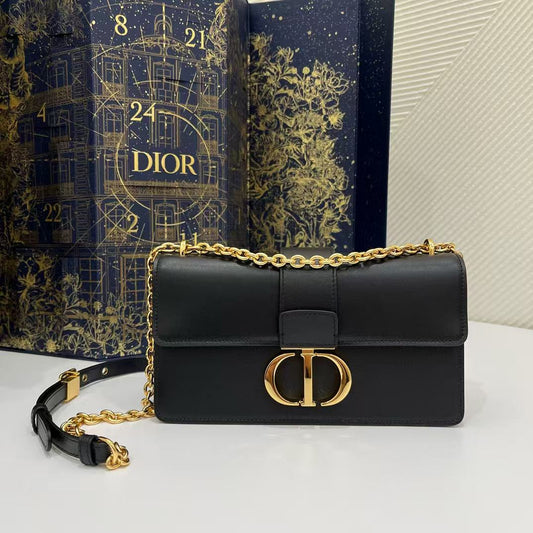 30 Montaigne