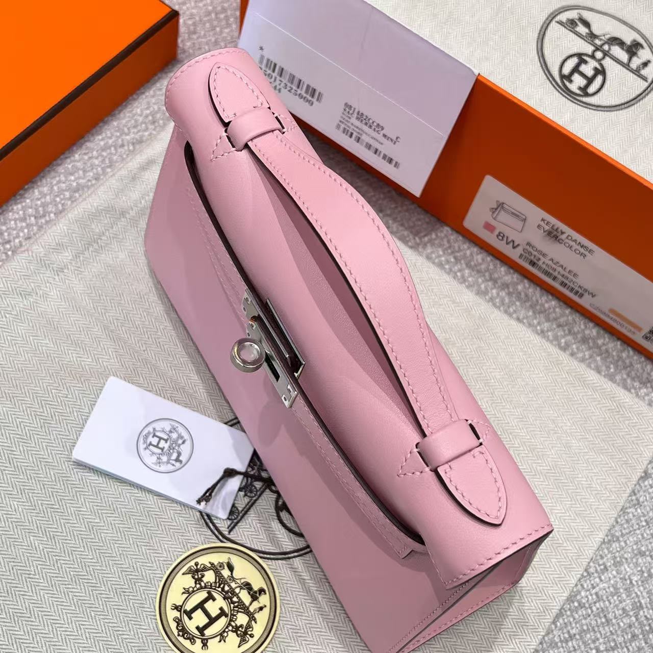 𝐊𝐞𝐥𝐥𝐲 𝐏𝐨𝐜𝐡𝐞𝐭𝐭𝐞 𝐅𝐫𝐚𝐧𝐜𝐞 𝐒𝐰𝐢𝐟𝐭 𝐋𝐞𝐚𝐭𝐡𝐞𝐫 - Sakura