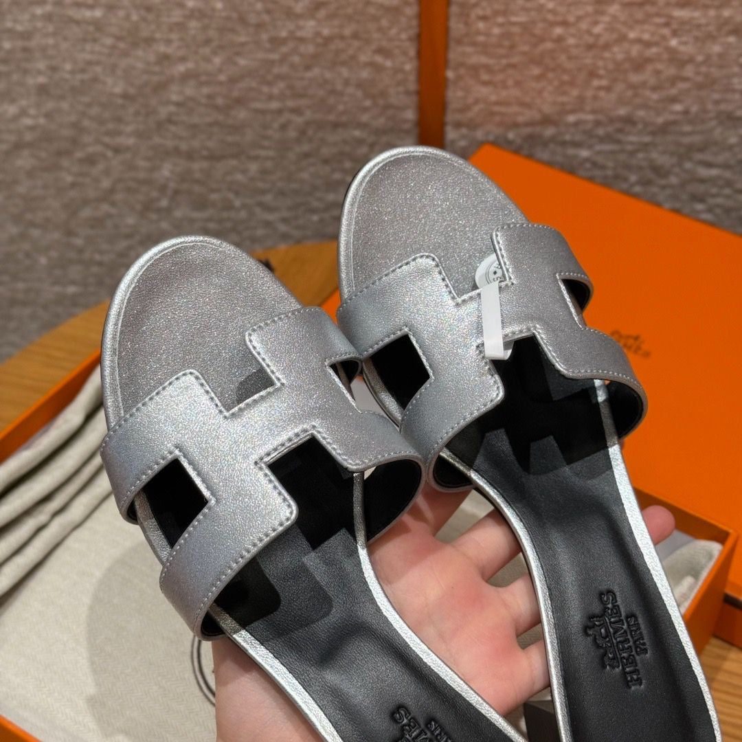 OASIS SANDAL