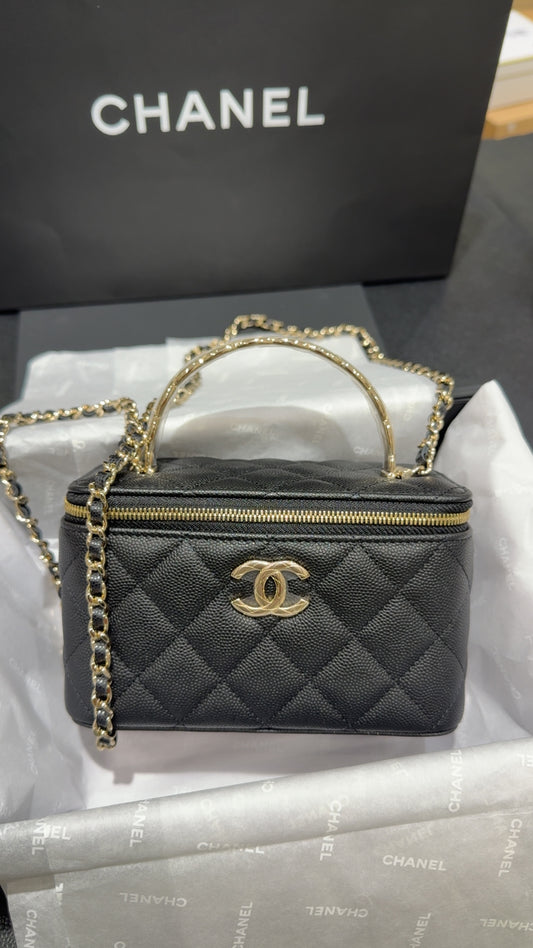 CLASSIC MAKE UP BAG