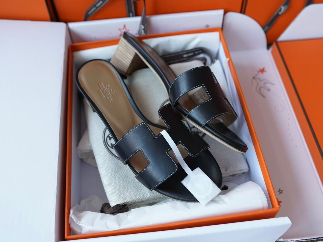OASIS SANDAL