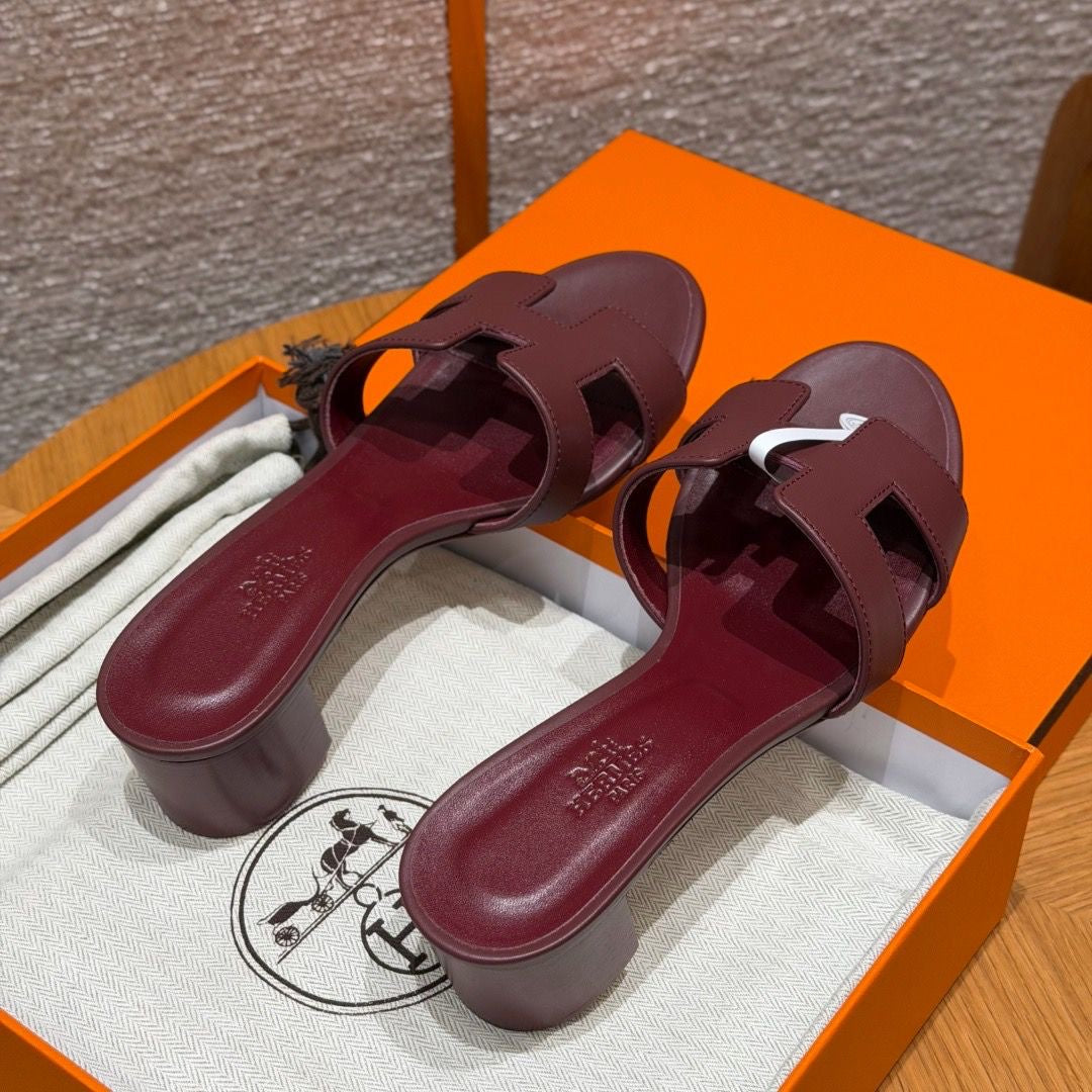 Oasis Sandal