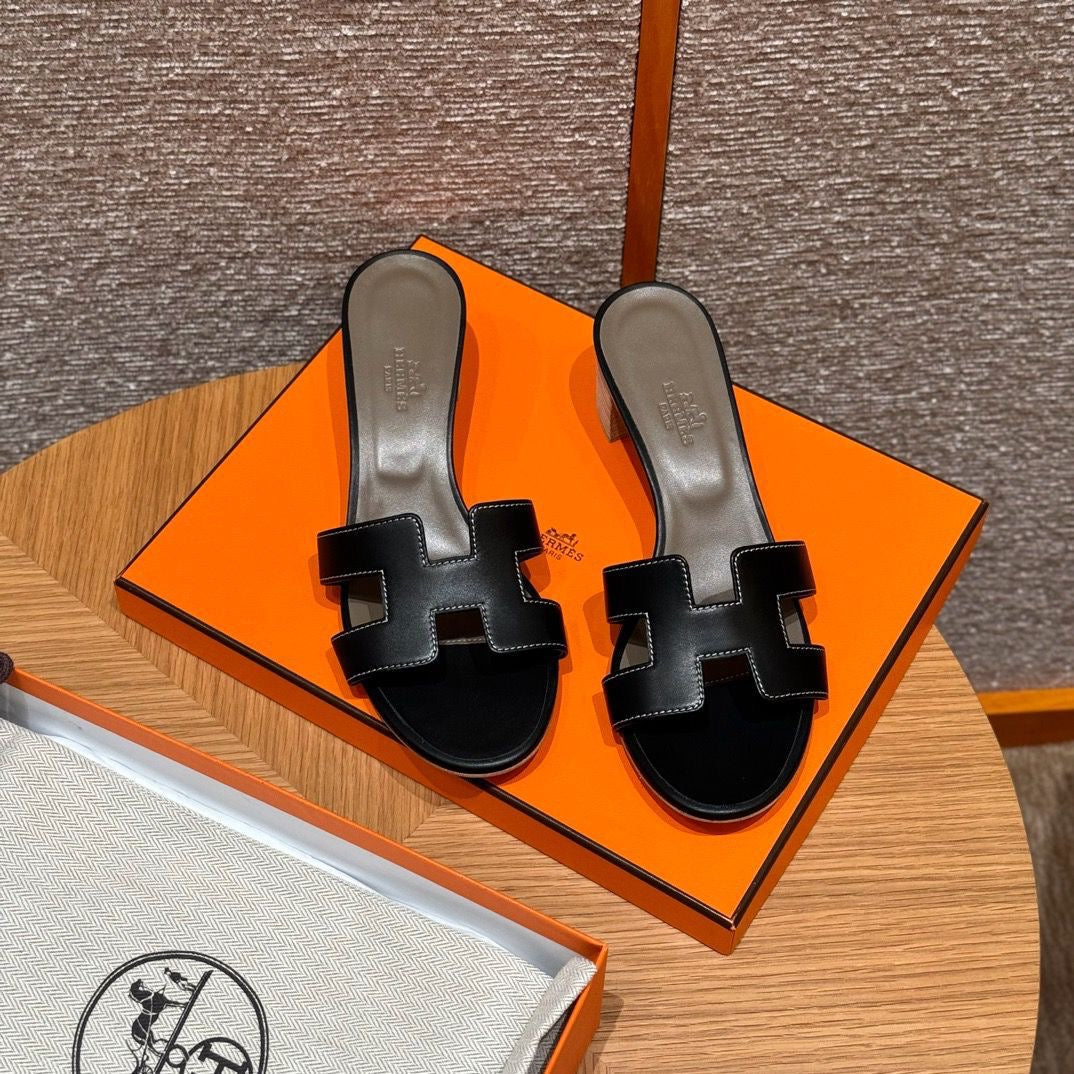 Oasis Sandal