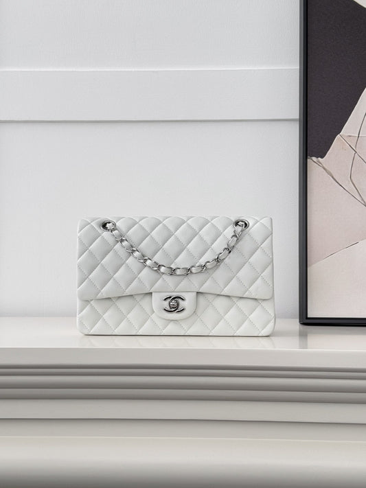 CLASSIC 25 CAVIAR SILVER HARDWARE