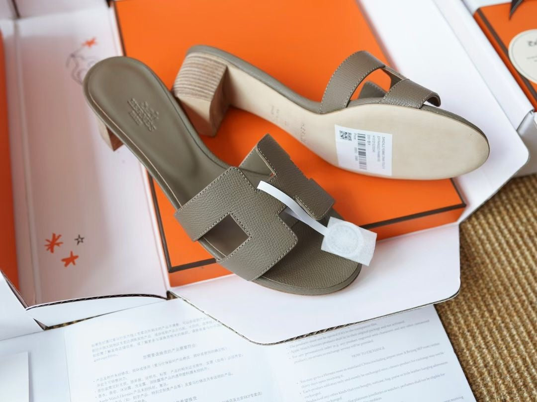 OASIS SANDAL